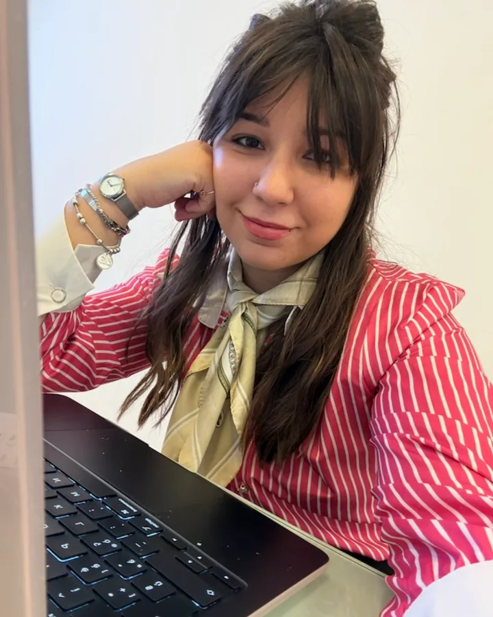Giada Beltrame al computer